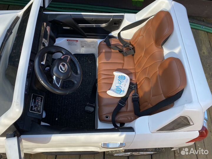 Детский электромобиль бу Lexus LX570