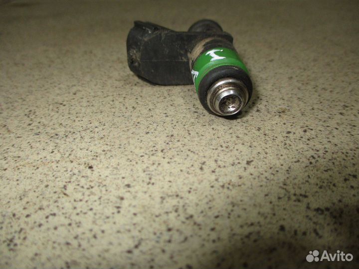 Форсунка инжекторная Skoda Fabia 1 (6Y)