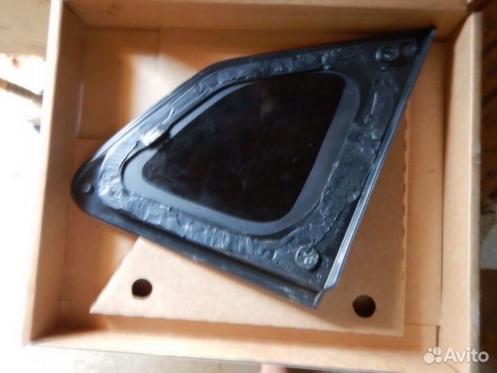 Стекло кузовное глухое левое Nissan Qashqai J11