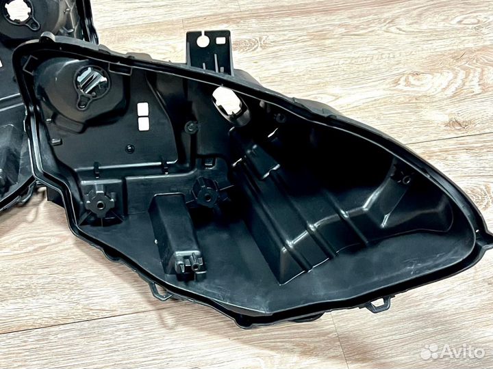 Корпус фары правый Ford Mustang 6 2017-2023 гг