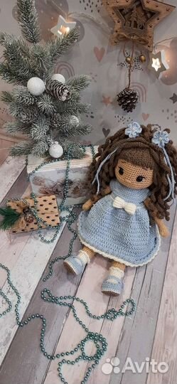 Вязаная кукла ручной работы