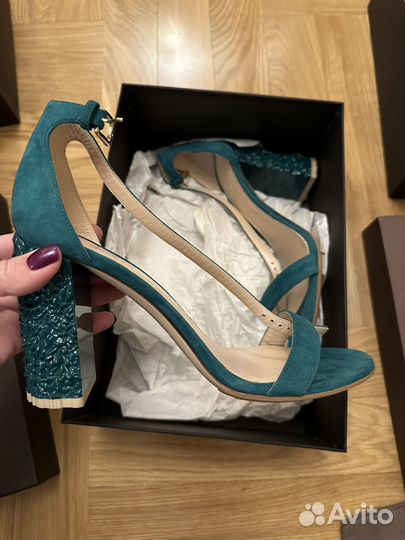 Босоножки женские