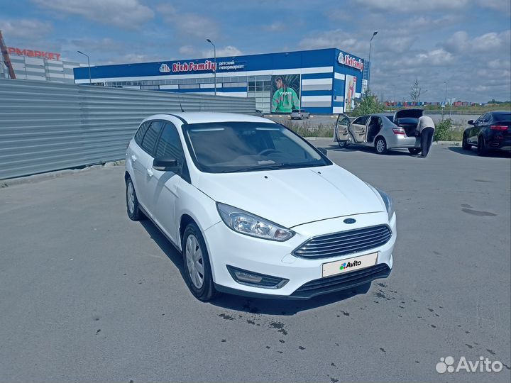 Форда новосибирск. Ford focus 2010 белый. Форд в новосибирске. Автосалоны в новосибирске. Форд фокус 2 2010.