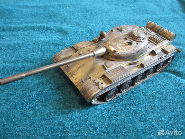 Модель советского танка. латунь