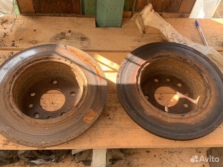 Задние диски opel omega b не вентилируемые