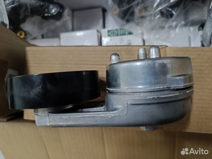 Lr035493/PQG500250 Натяжитель приводного ремня
