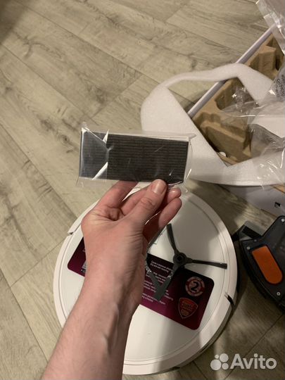 Робот пылесос Polaris pvcr 1229 IQ Home Aqua белый