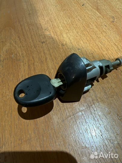 Личинка замка водителя Hyundai Elantra 4