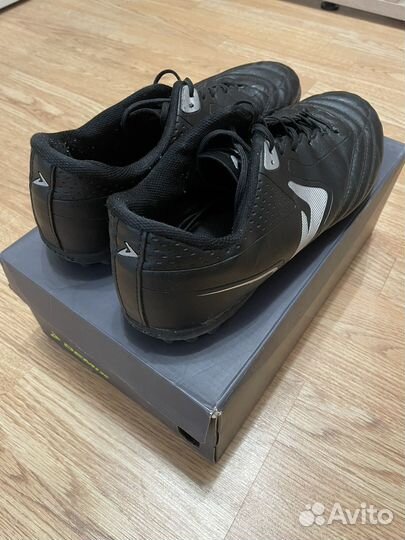 Бутсы сороконожки Demix Armando TF