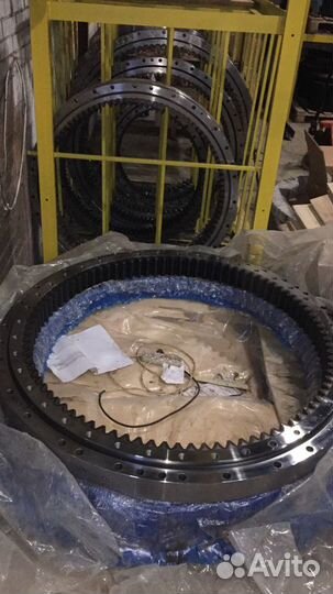 Опорно-поворотное устройство CAT 325