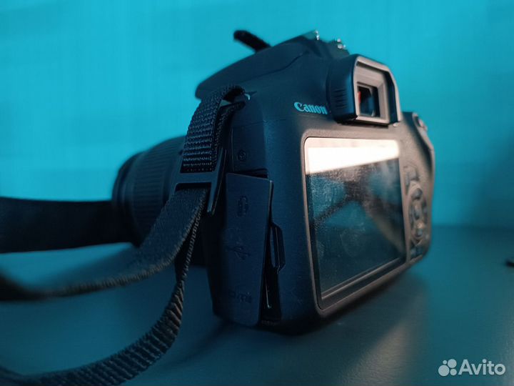 Фотокамера Canon EOS 2000D