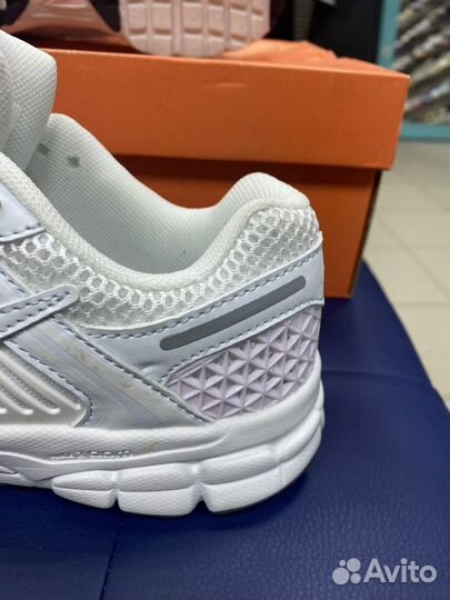 Кроссовки Nike Air Zoom Vomero 5 женские