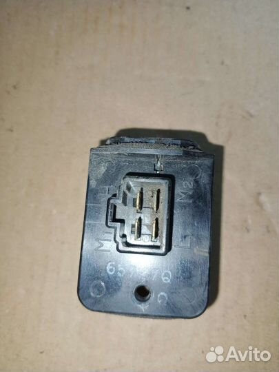 Резистор отопителя Toyota Hiace 1996г