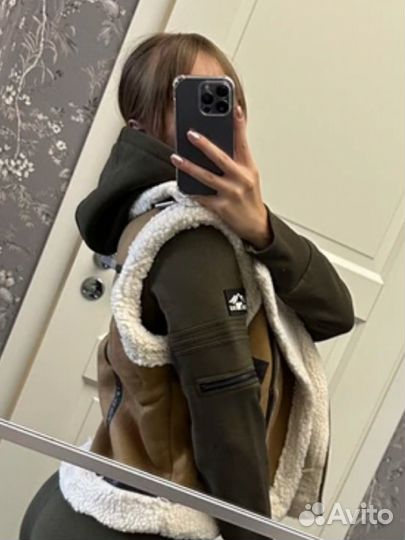 Жилетка женская утепленная