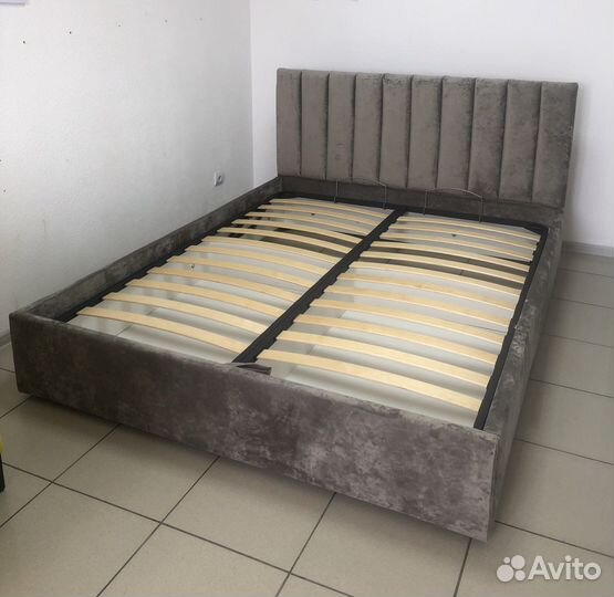 Кровати интерьерные