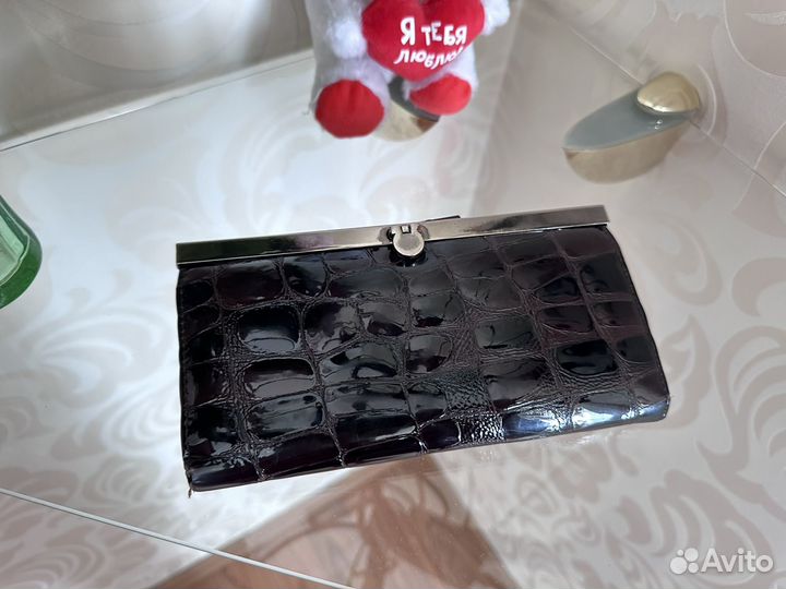 Отдам бесплатно кошелек женский