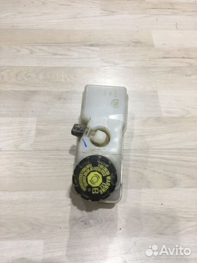 Бачок тормозной жидкости Renault logan 2