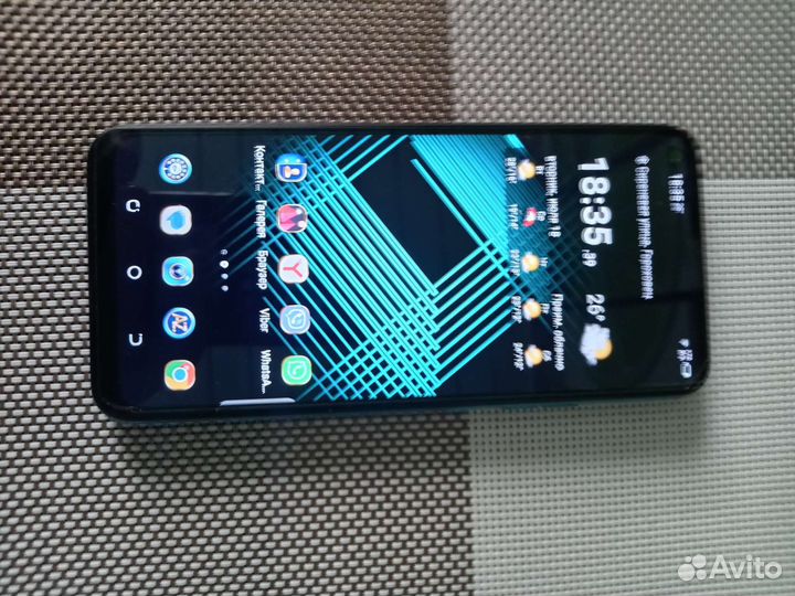 Продам смартфон tehno camon 15