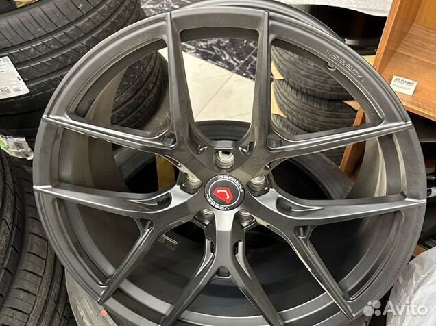 Кованые разноширокие диски Vossen Design R21 5x112