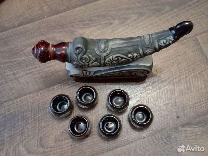 Штоф с рюмками,Кинжал, керамика