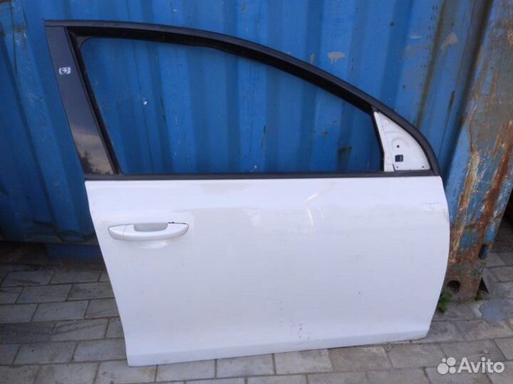 Дверь прав. перед. Volkswagen Golf
