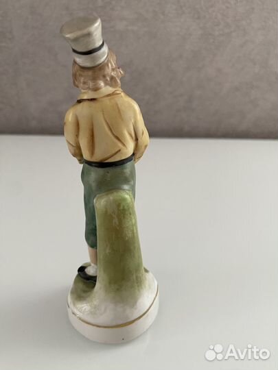 Статуэтка фарфор,клеймо. Италия-Capodimonte