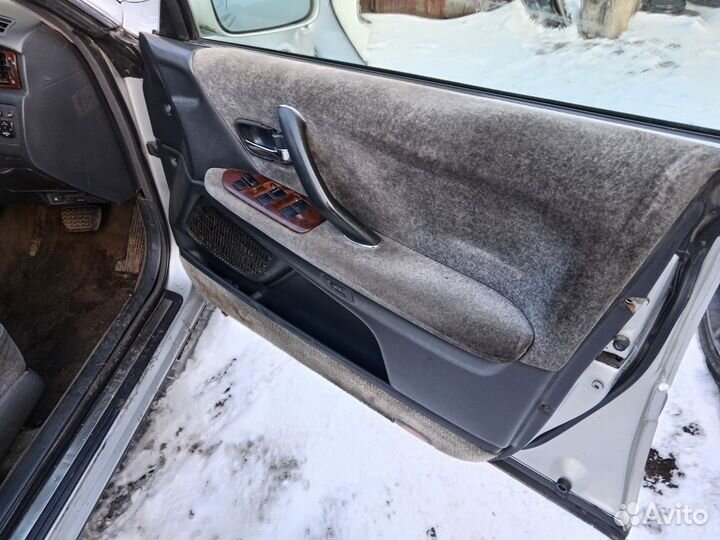 Авто в разбор на запчасти Toyota Crown