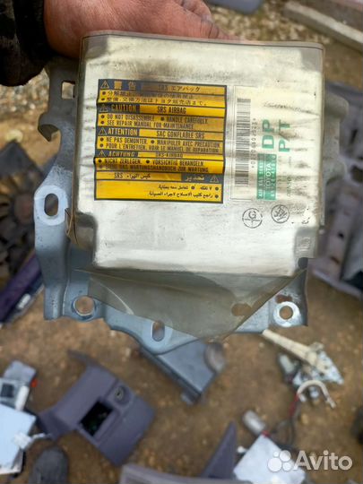 Блок Airbag Toyota Prius nhw10