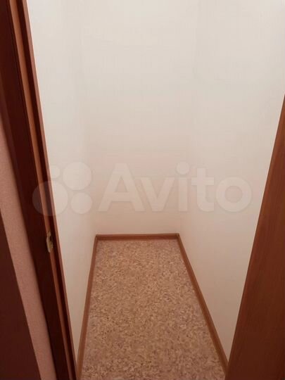 Доля в 2-к. квартире, 52,4 м², 1/3 эт.