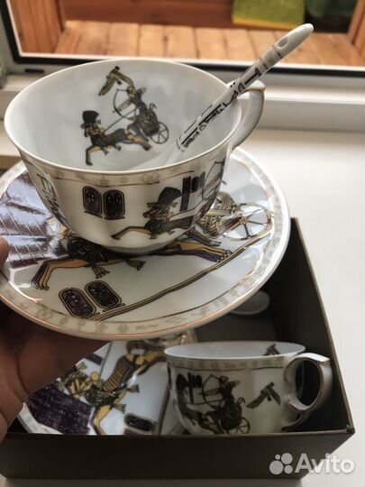 Чашки с блюдцами 2 шт,новые,в коробке,фарфор