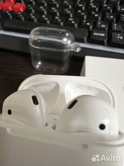 Беспроводные наушники Apple AirPods 2 A2031