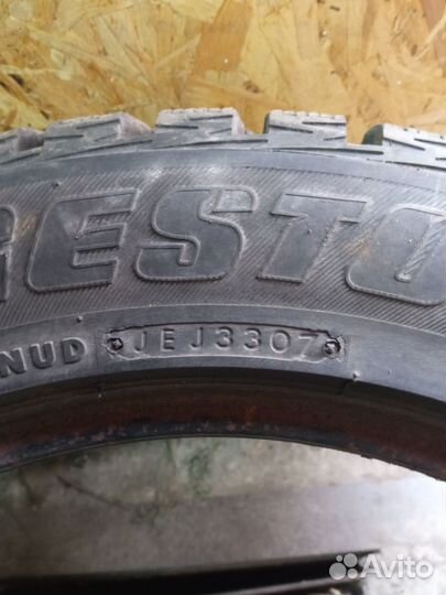 Bridgestone Ice Cruiser 5000 215/55 R16 93T