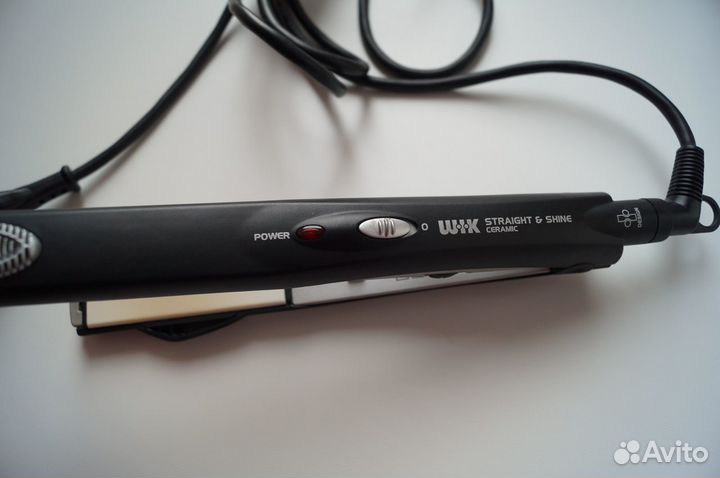 Профессиональный выпрямитель волос