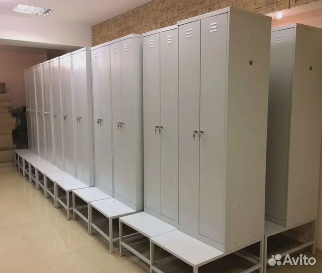 Шкаф металлический для рабочей одежды