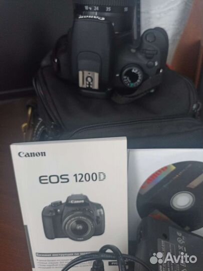 Зеркальный фотоаппарат canon