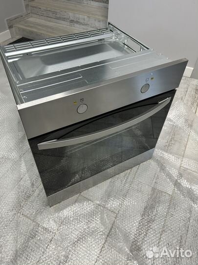 Духовой шкаф новый zanussi