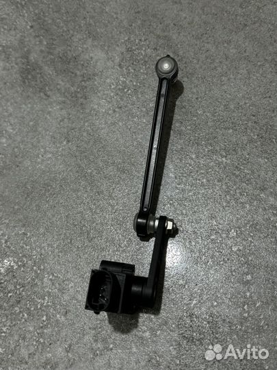 Датчик положения кузова Форд фокус 2,3