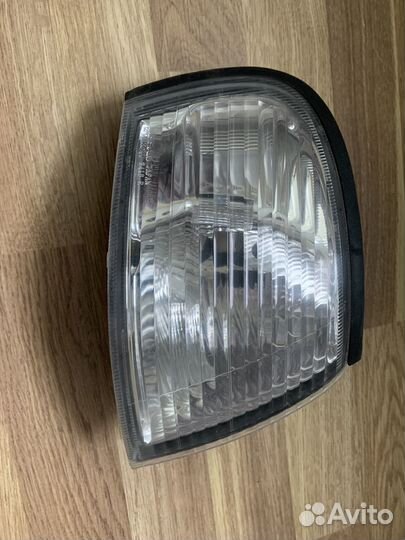 Указатель поворота правый Ниссан Санни FB15