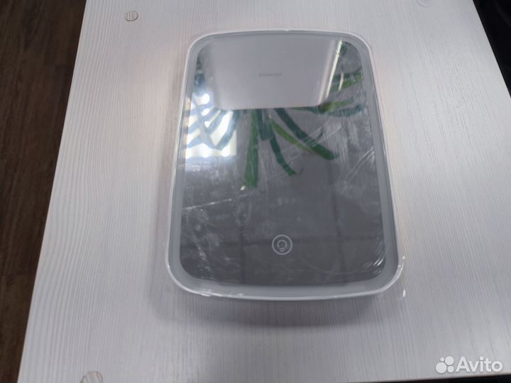 Зеркало для макияжа, с подсветкой, новое