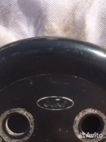 Шкиф помпы ford