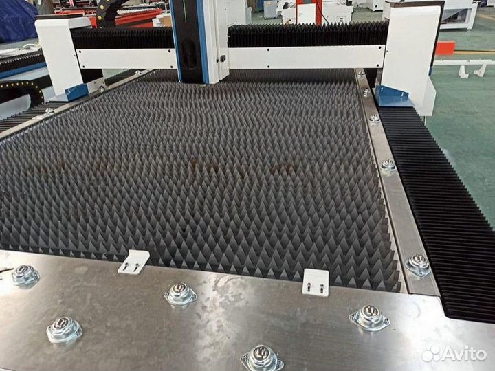 Станок для резки металла 2000W MetalTec 1530B