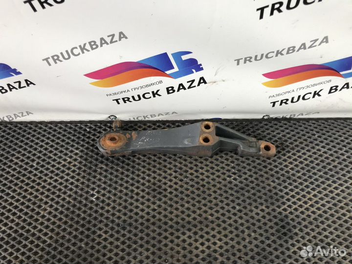 Кронштейн двигателя передний левый