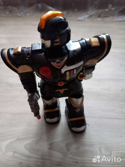 Игрушки, книжки, вещи для учёбы