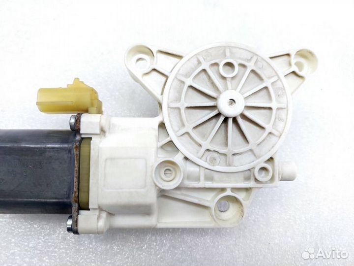 Моторчик стеклоподъемника задний правый Chrysler