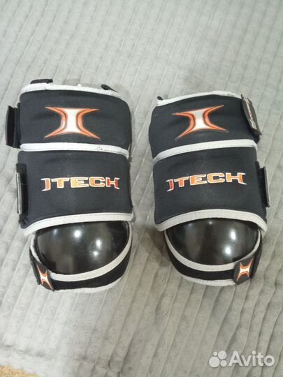 Хоккейные вратарские наколенники