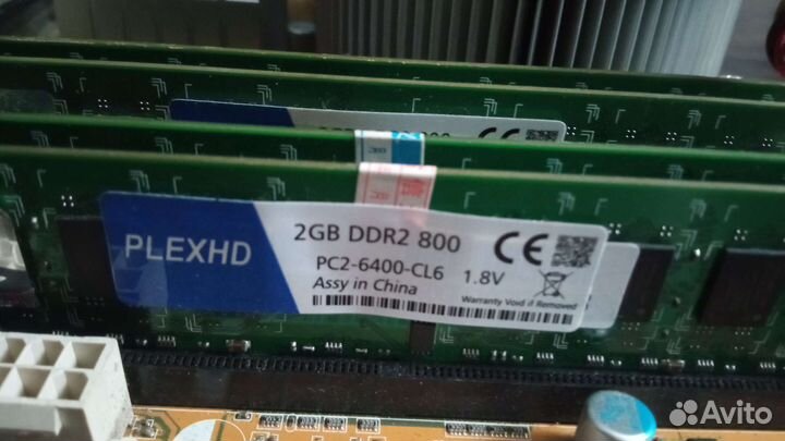 Материнская плата с процессором и памятью