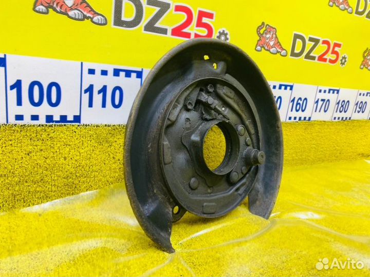 Кожух тормозного диска задний правый Toyota Land 145329