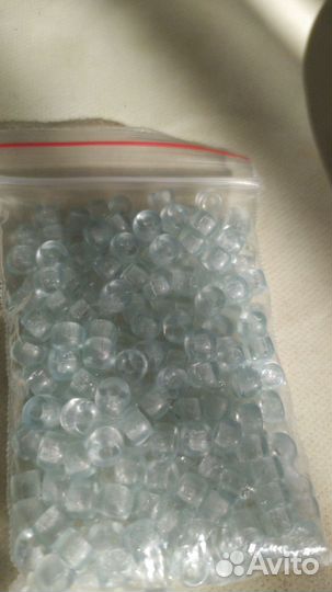 Стеклянные бусины бронь