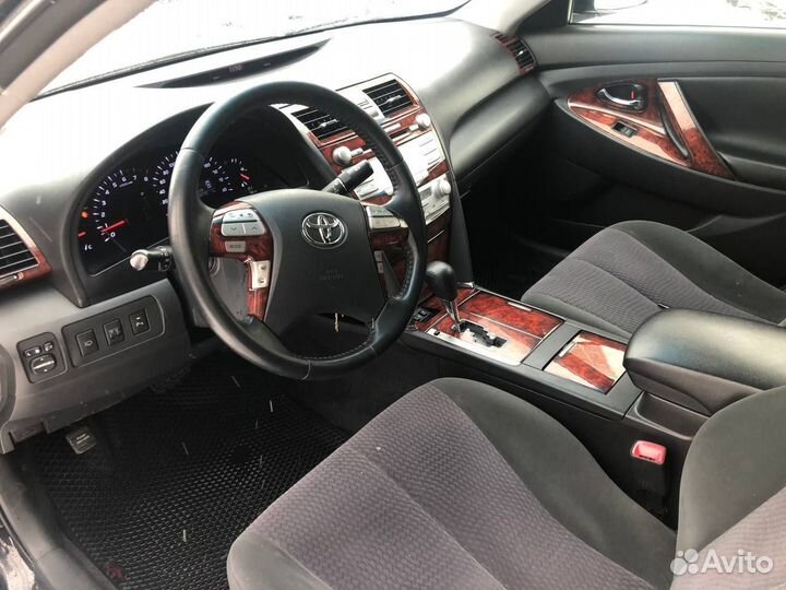 Toyota Camry 2.4 AT, 2011, 350 000 км