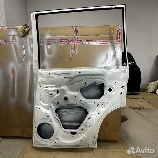 Задняя правая дверь Toyota Land Cruiser Prado 150